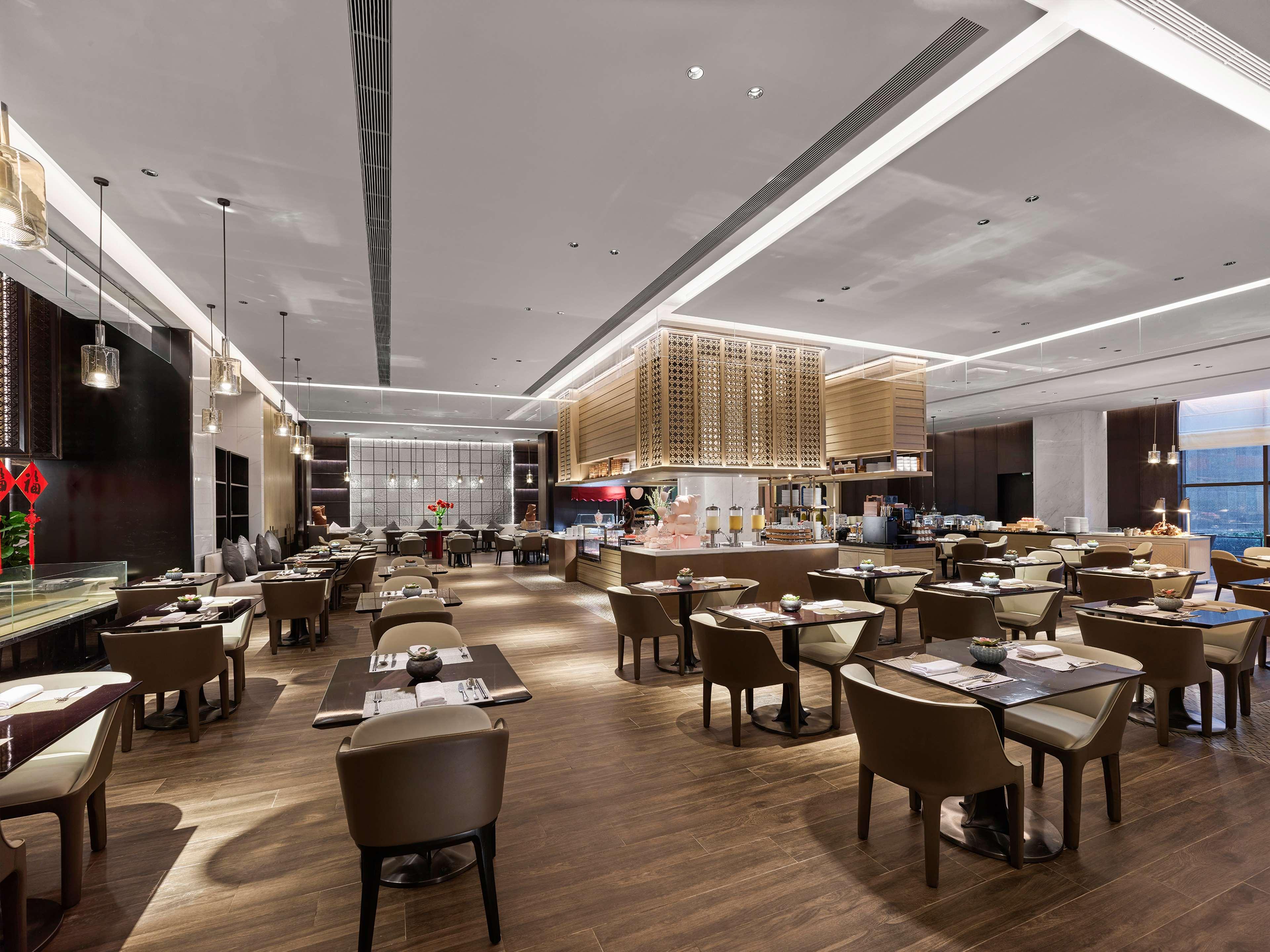 Отель Hilton Цзясин Экстерьер фото
